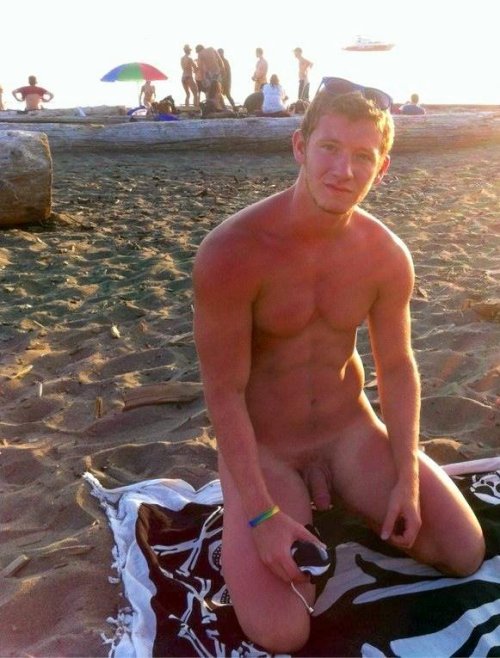 ksufraternitybrother:  AT THE BEACH!  KSU-Frat Guy:  Over 13,000 followers . More than 10,000 posts of jocks, cowboys, rednecks, military guys, and much more.   Follow me at: ksufraternitybrother.tumblr.com