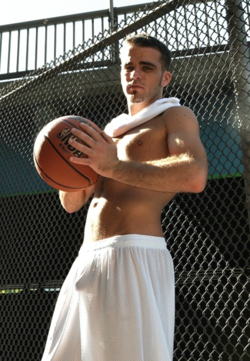 ksufraternitybrother:  Commando Basketball  KSU-Frat Guy:  Over 17,000 followers . More than 11,000 posts of jocks, cowboys, rednecks, military guys, and much more.   Follow me at: ksufraternitybrother.tumblr.com  