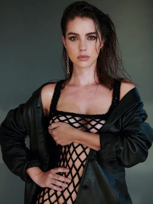 flawlessbeautyqueens:Adelaide Kane photographed by Hudson Taylor (2018)