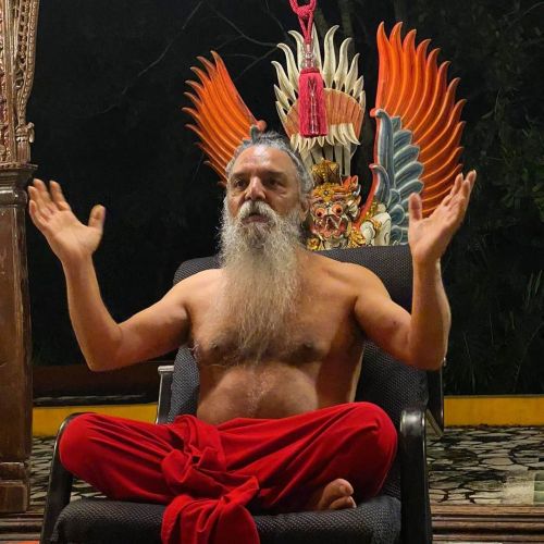 “Anywhere I am, I Bring Down the Sky!” - Swami RajneeshI asked several mystics what th