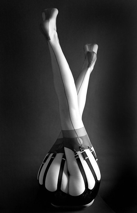 sumisa-lily:Cross
