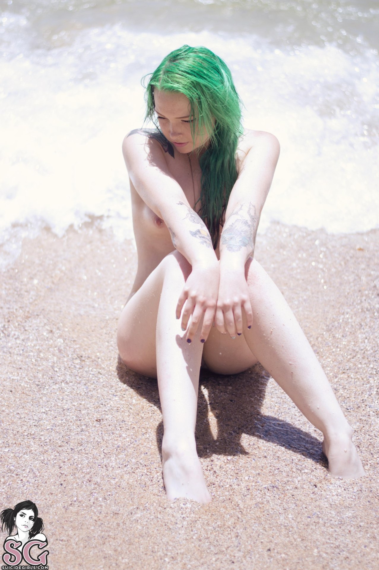 sglovexxx:  Pebblezink Suicide - Splash https://suicidegirls.com/girls/pebblezink/album/1313923/splash/