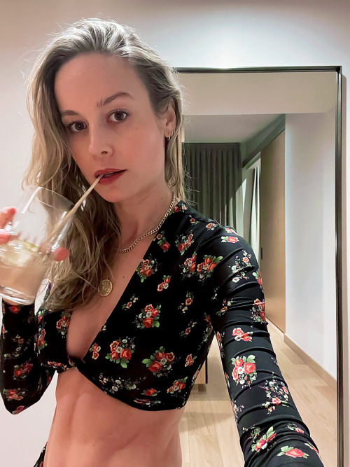 brielarsonist: brielarson: A must: pre-dinner photos while waiting for your partner to finish gettin