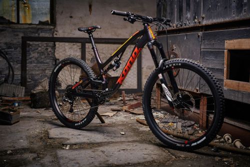 creative-archive: love the aubergine/orange/red color style source: dirtmountainbike.com