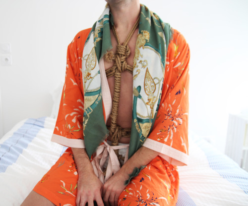 bombyxmandarina:I’ve done rope also this morning. Love the green/orange combination 