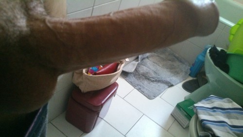 exposedguysblog:  If you wanna see more hot straight guys REBLOG an FOLLOW ME: http://exposedguysblog.tumblr.com/ 