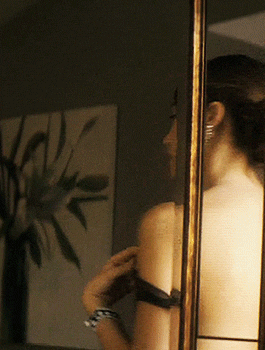 alycidebnam:A gifset of Alycia’s back bc I’m trash. Hashtag thirst.