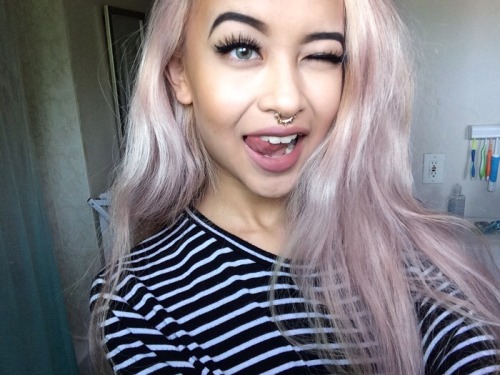 shittiestblogger:  hey… it me again // ig: americanapparel.ca