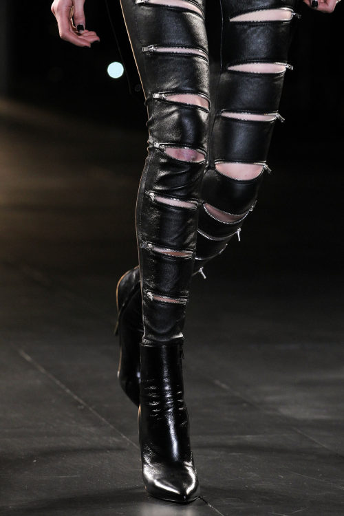 vogue-and-valium: Saint Laurent Fall 2015 RTW