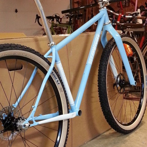 breadwinnercycles:  Sick whip for @pianohat. Single speed #JBRacer with Whiskey carbon fork rounded 