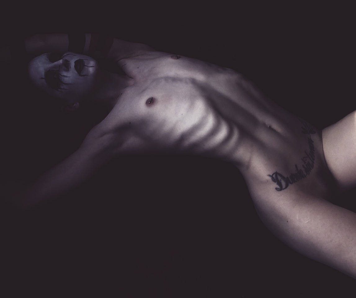 camdamage:  as the sky turns black | self [more here] 