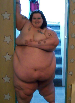 largessbbwbellyfeedeepics:  Wanna fuck a sexy bbw girl? CLICK HERE! 