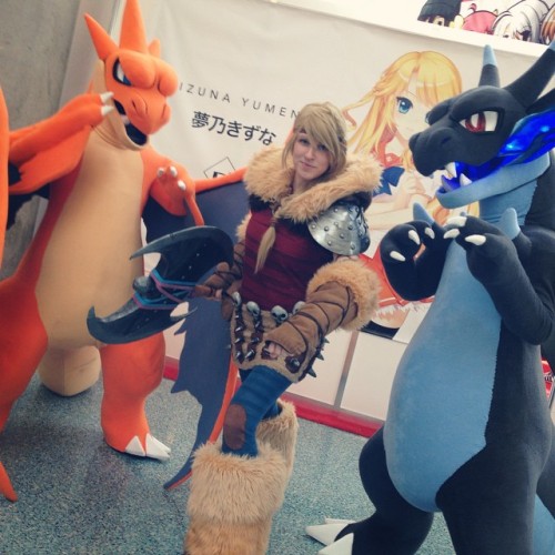 nokki1: I trained a few new dragons. #AX2015 Such a cool Astrid!!