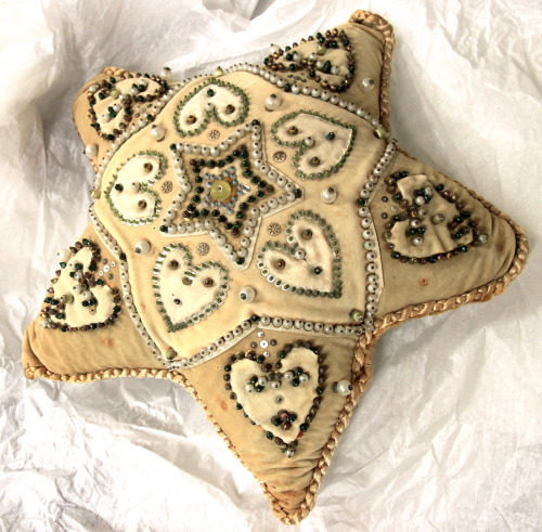 Think of Me …. ‘Sweetheart’ pin cushionsSometimes sold in commercially available kits and som