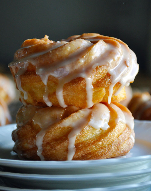 sweetoothgirl:    homemade french crullers with honey glaze  