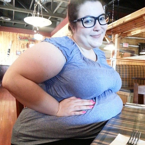 passionbbw:  Oh hello there double chin! #bbw #fat