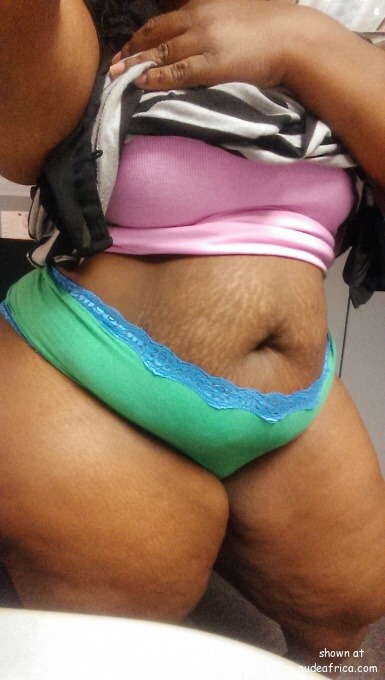 freaklife313:  herd21:  bbwsrock:  (via TumbleOn)   Stacked  Asssssssss