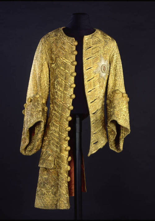 history-of-fashion:ab. 1700 Justaucorps belonged to Augustus II the Strong, Elector of Saxony, Imper