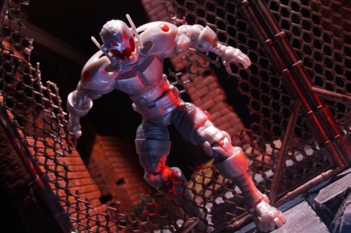 Recent Marvel Shots. Figma Iron-Man Marvel Legends: Ultron, Wolverine, Deadpool