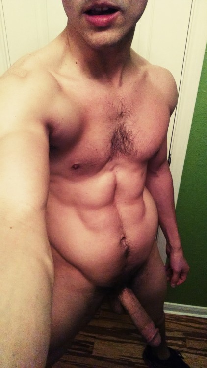 wildbait:  Post Workout - Still Sweaty Posted by Reddit user Dsyred at http://bit.ly/1udNbyv 