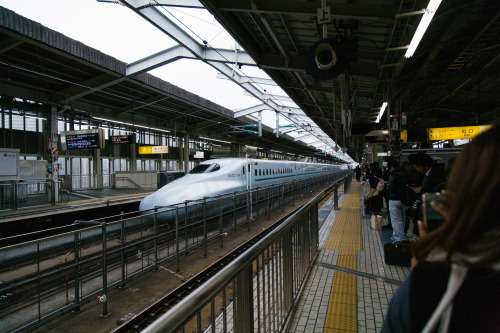 Landed in Osaka on Christmas.Canon 5D & 24-105mm f/4L. Dec, 2016.