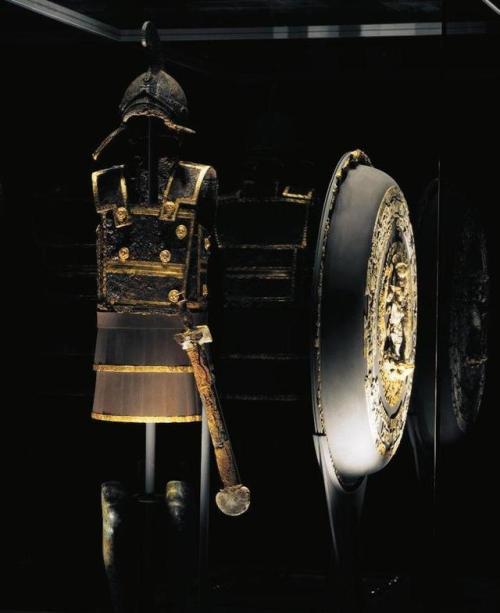 historyarchaeologyartefacts:The armament of Philip II King of Macedon. Vergina Museum. [700x857]