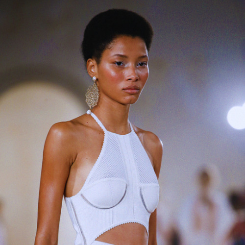 voulair:    Lineisy Montero @ Balenciaga Spring 2016  