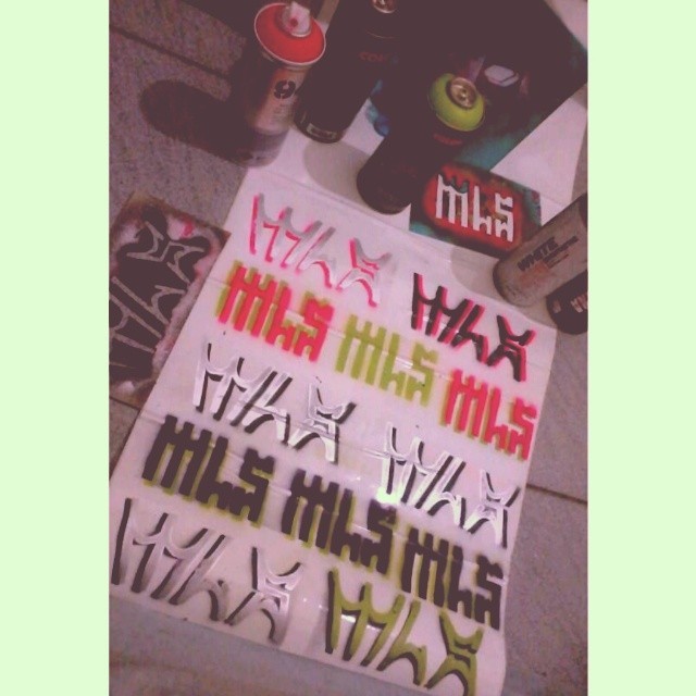 Ta tenu sticker. Vlw pela tarde loka @naiara47 #InstaSize #sticker #stencil #boanoite