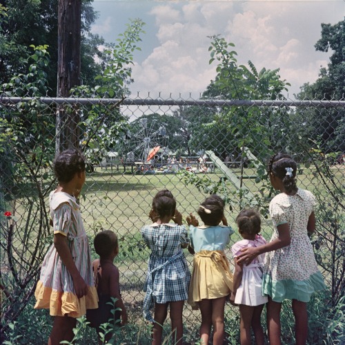  “I saw that the camera could be a weapon against poverty, against racism, against all sorts of social wrongs. I knew at that point I had to have a camera.” – Gordon Parks Segregation history, Gordon parks. 1956 
