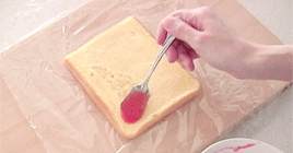 ryeou:  how to: 「no bake mini strawberry roll cake」