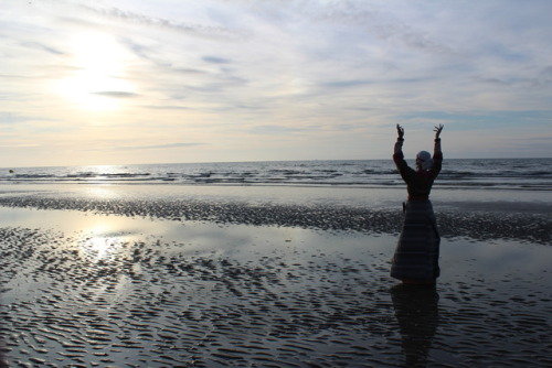 shooting improvised on the beach.