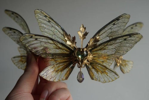 sosuperawesome:Fairy Wing Jewelry / CrownsAusgefuchst Art on Etsy
