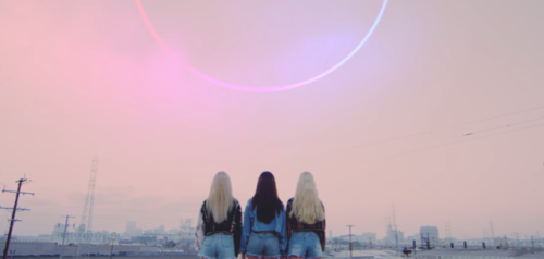 rosecrystal:[loona // odd eye circle] girl front mv