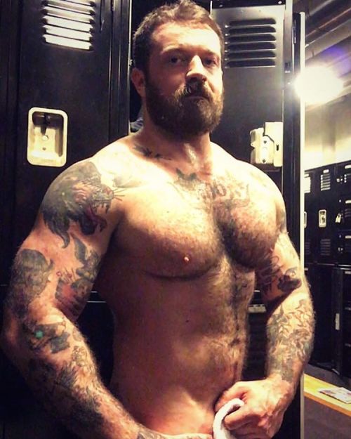 ocnastypartypig:   guysthatgetmehard2:  jeff (guys that get me hard)  Rock hard 