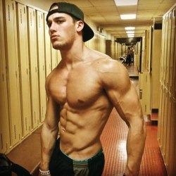 row2ski:  texasfratboy:  hot college muscle