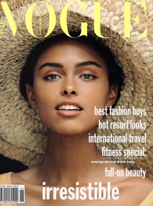 vintagewoc:Lana Ogilvie on the cover of Vogue Australia (June 1990)