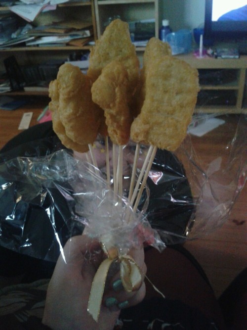 sofapizza: believemeitsdouche: my friend gave me a bouquet of chicken mcnuggets for valentines day t