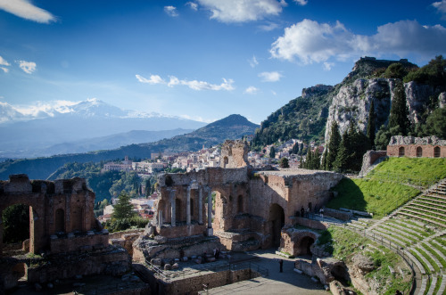 robcalfee:manatlarge:Greek Amphitheatre, with Mt. Etna in the background. Taormina, SiciliaTumbleOn)