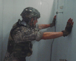 JEREMY RENNER: Stop Your Face — darya-f: Jeremy Renner. The Hurt Locker  Shower...