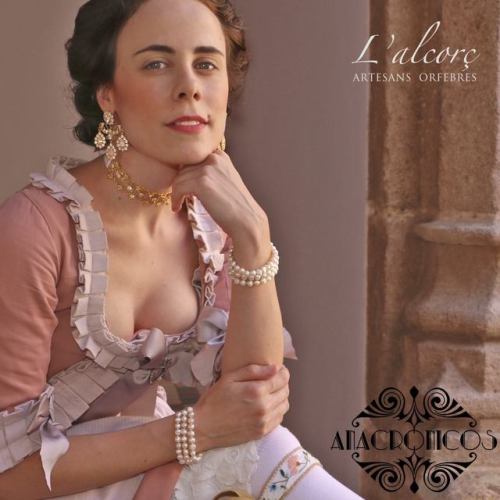 La promocióLast month, I helped my friend with her new historical shoes shop “anac