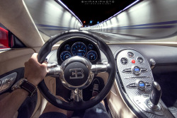 shirakiphoto:  Bugatti Veyron High Speed Run in a Tunnel: Just another tough day at the office :) 