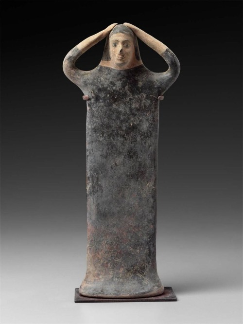 archaicwonder:Boeotian Greek  Terracotta Female Mourner, Late Orientalizing or Early Archaic Pe