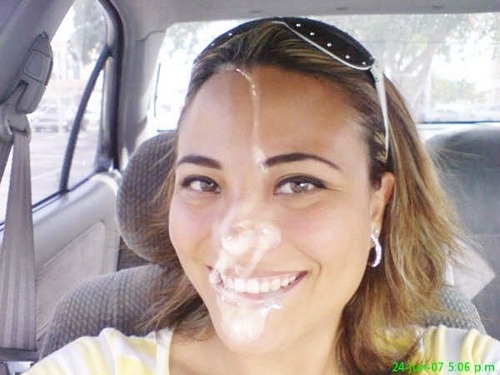 sexypublicselfpics:  This site is for women to post pics of yourself. Your pics can