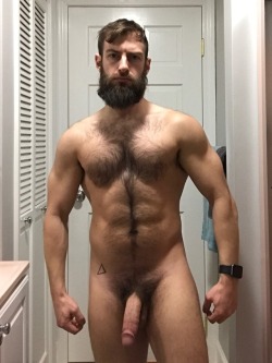 bravodelta9:  Goes home for Easter, misses how good the bathroom lighting is.