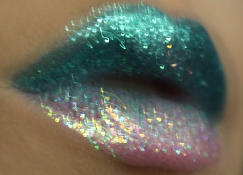claphne:glitter is always neat :^)
