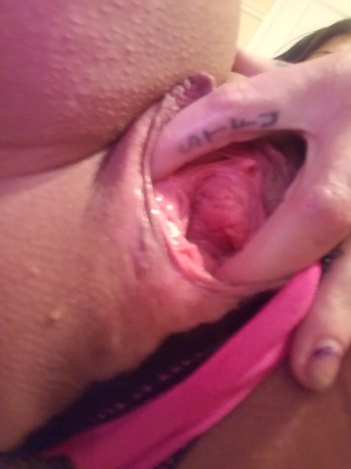 extremistkinksters:  I love feeling how stretched I can make myself there is nothing more satisfying #stretchedpussy #gapedpussy #loosepussy #sloppypussy  The words of a true sizequeen. No wonder her pussy is so well used.