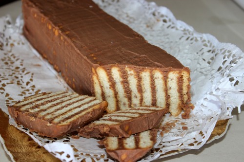 the-fairy-cream: Easy and delicious dessert made with nutella and mascarpone cheese.