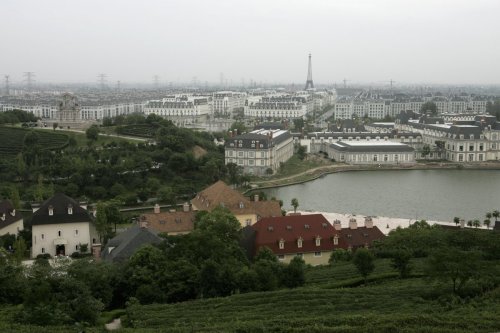 ultrafacts:If you visit Tianducheng, a day trip from Shanghai in China’s Zhejiang province, you will be confronted by a 354-foot replica of the Eiffel tower.Development on this Paris replica in China began in 2007, but local media say it is a ghost