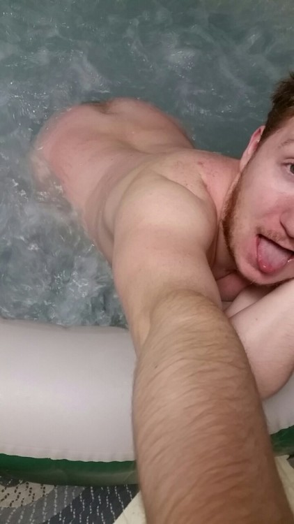 tallfry36:  Hot tub anyone?