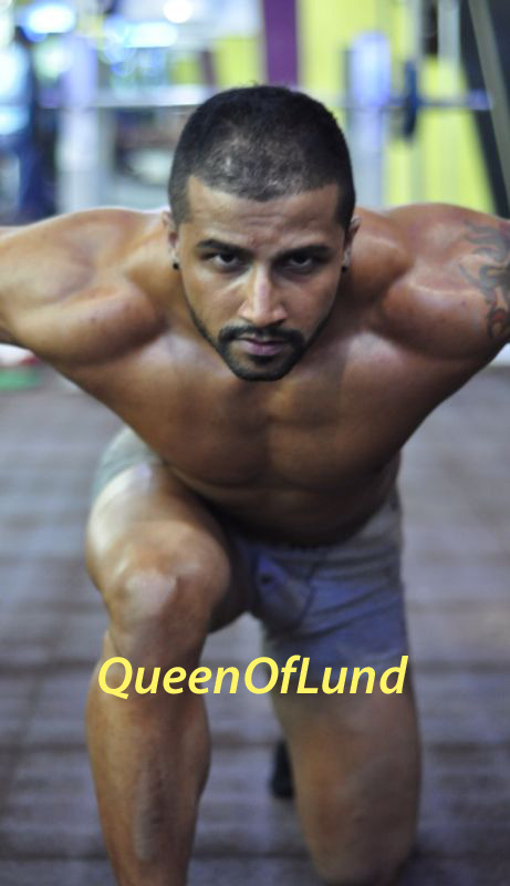 fzuckit:  jboysthree:  queenoflunds:  Welcome to the Best place to find HOT DESI/ARAB